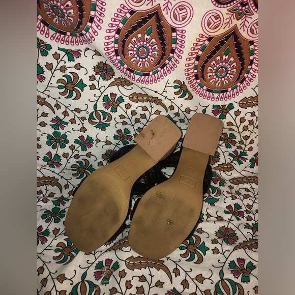 Shoes - Picture 4 of 4